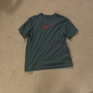Youth Nike extra large shirt